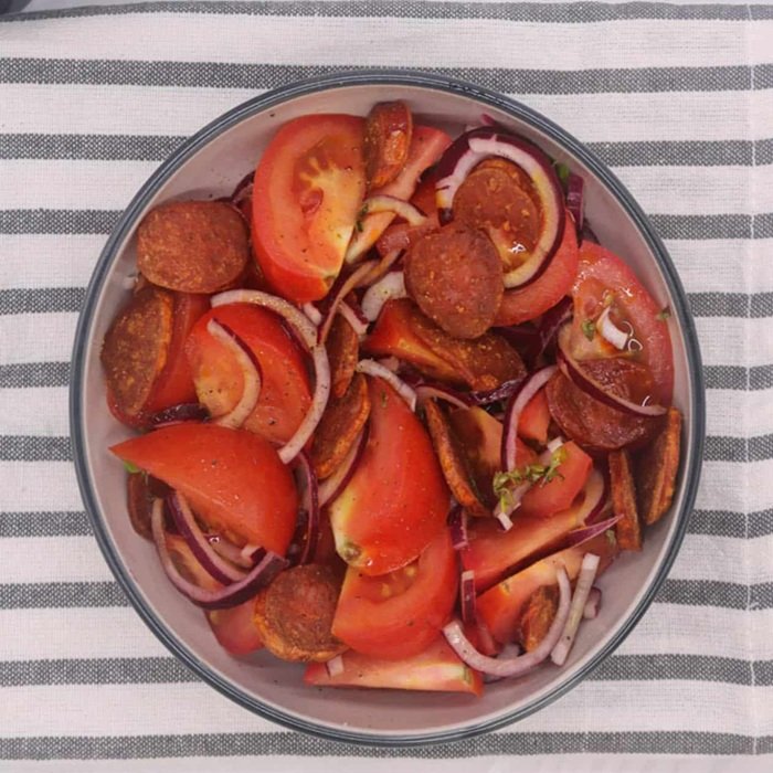 Salade chorizo et tomates