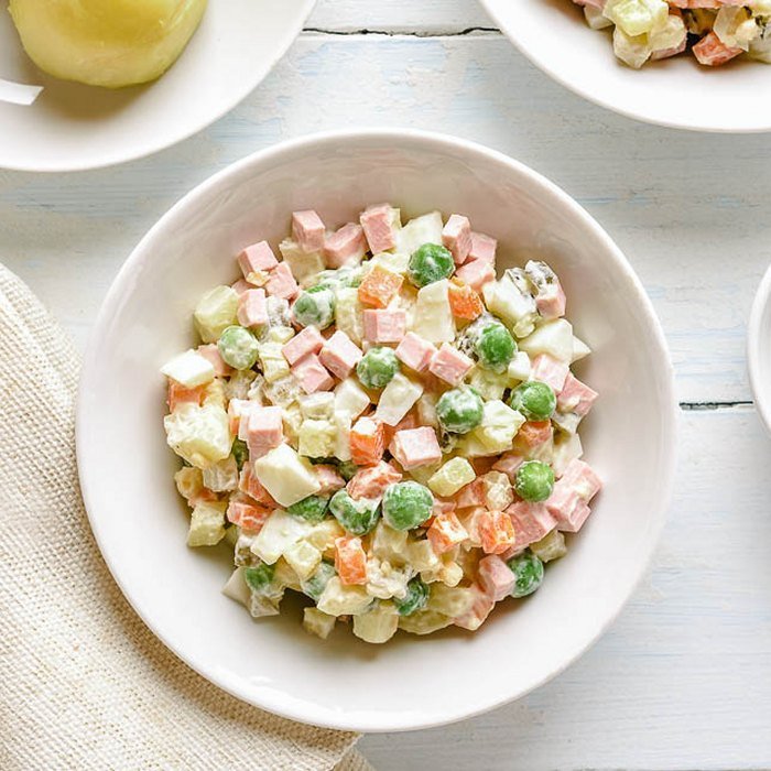 Salade Olivier aux pommes de terre