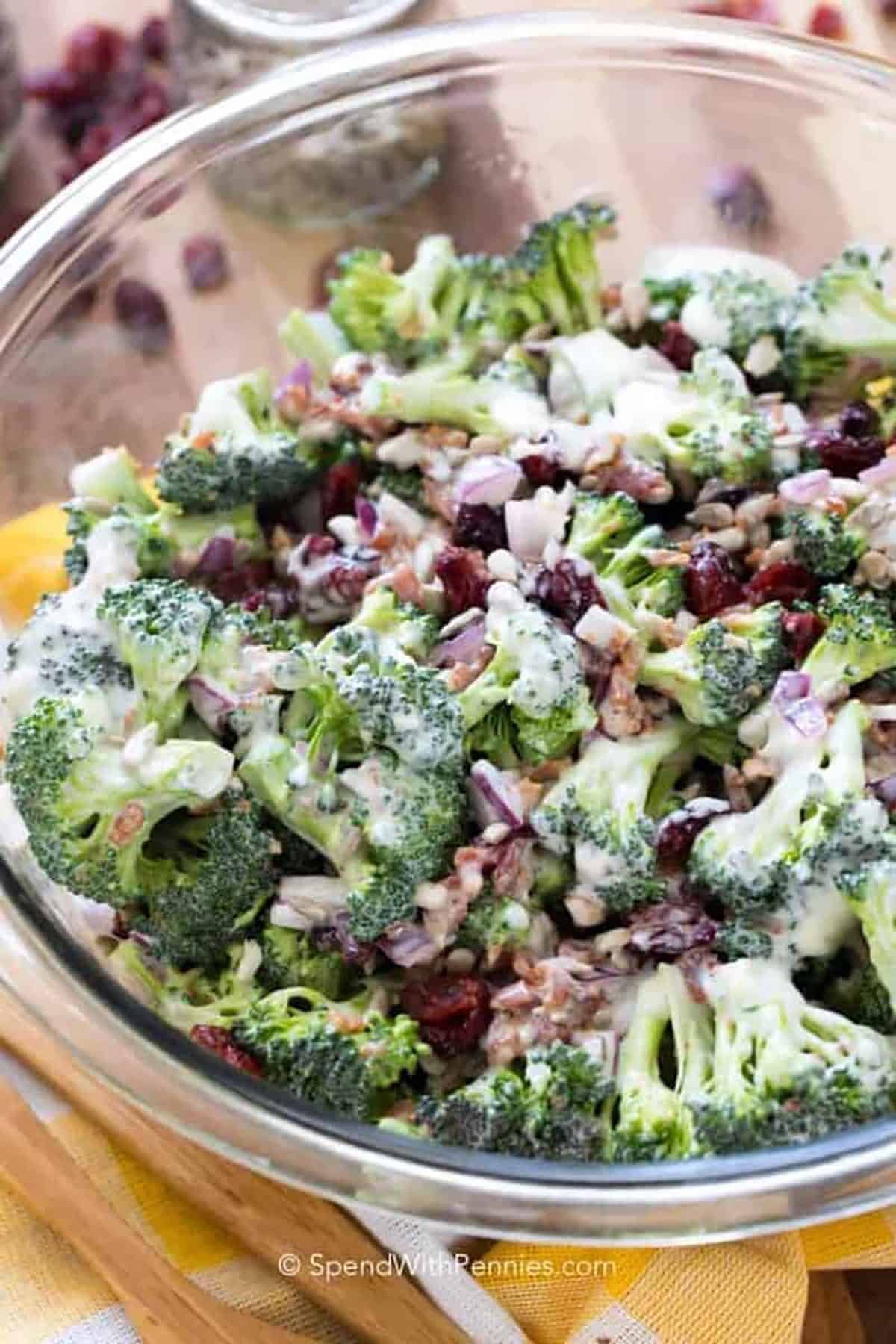 Salade de brocoli crémeuse
